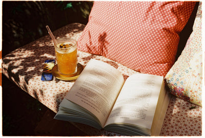 Die 5 besten Sommerbücher für 2024: Perfekte Lektüre für sonnige Tage